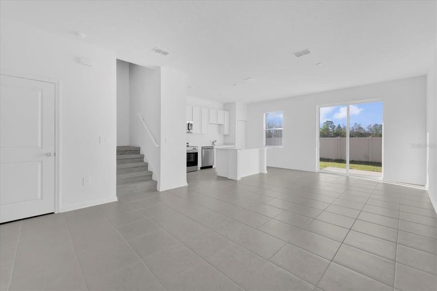 Spacious, unfurnished interior of a new home in , Kissimmee (Image 13).