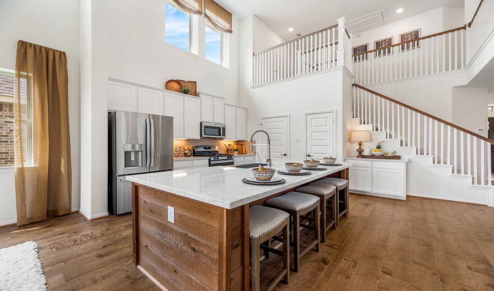 Kitchen with breakfast bar island