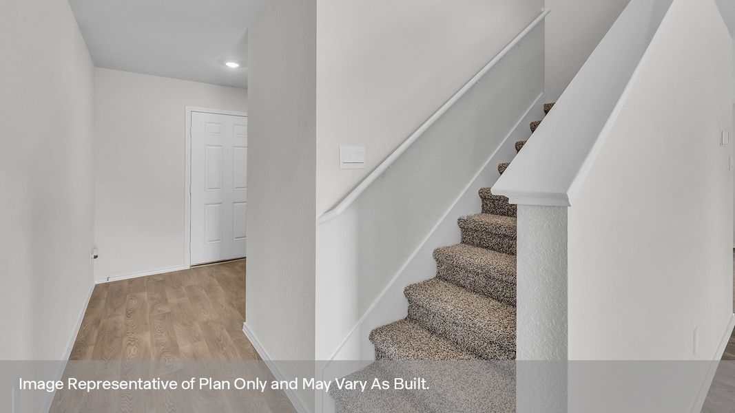 Spacious, unfurnished interior of a new home in Spring Valley, New Braunfels (Image 22).