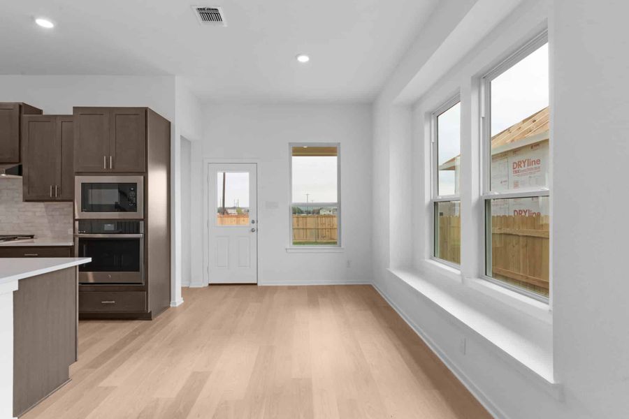 Spacious, unfurnished interior of a new home in Briarwood, Elgin (Image 20).