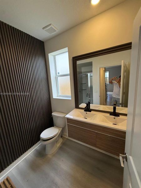Furnished interior view inside a new home in , Homestead (Image 13).