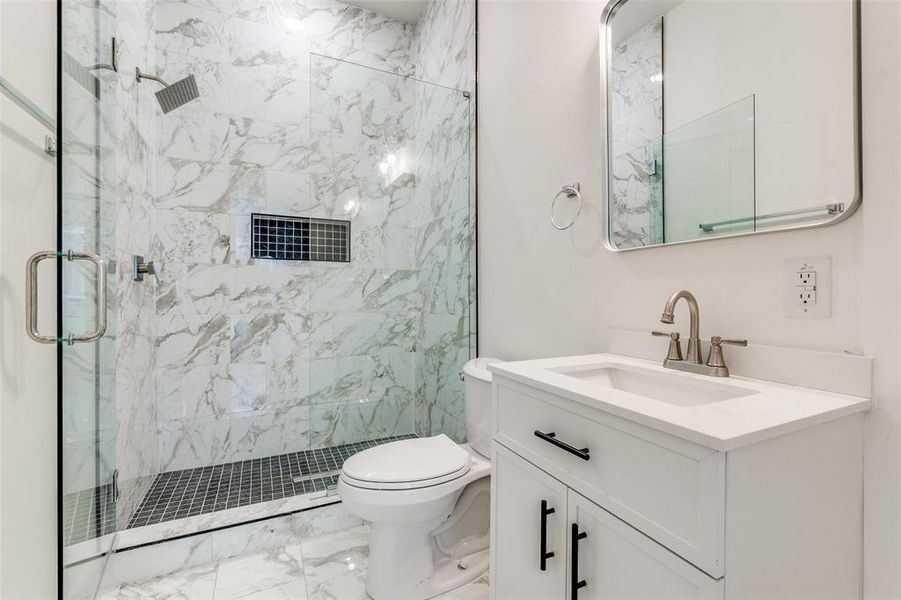 Furnished interior view inside a new home in , Dallas (Image 9).