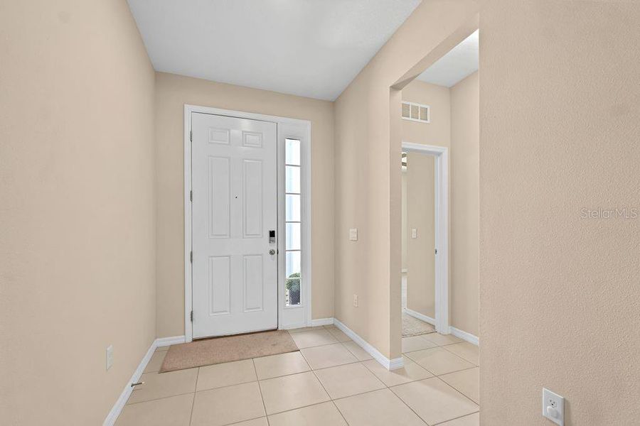 Spacious, unfurnished interior of a new home in Waterford, Brooksville (Image 20).