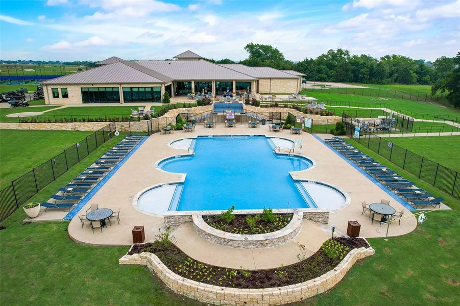 Image 8 of a home in Heath Golf & Yacht Club. Image 8 of a home in Heath Golf & Yacht Club.