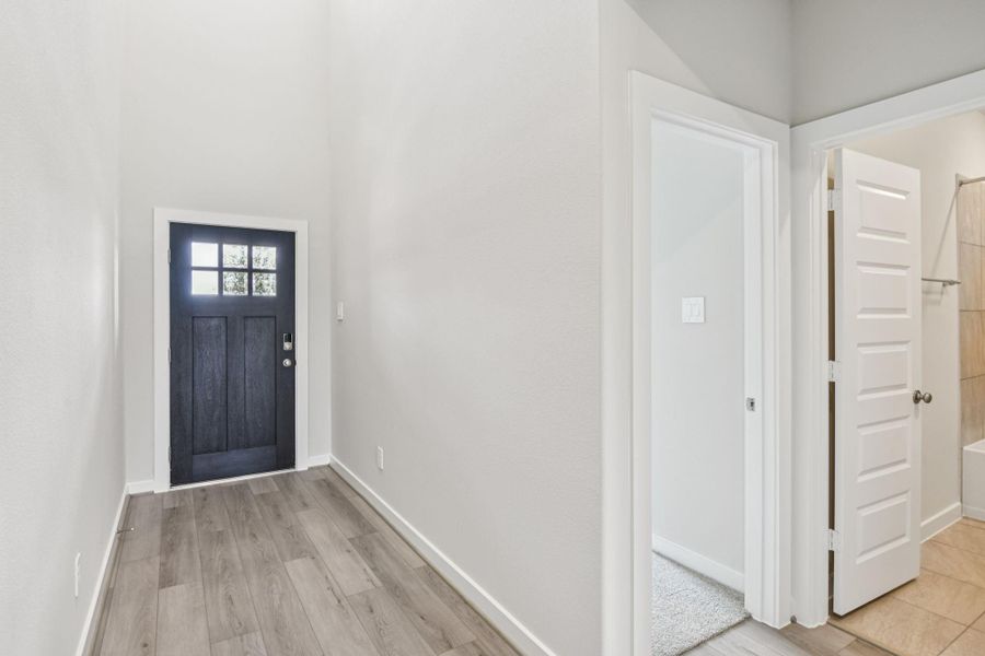 Spacious, unfurnished interior of a new home in Stewart's Ranch, Conroe (Image 19). Spacious, unfurnished interior of a new home in Stewart's Ranch, Conroe (Image 19).