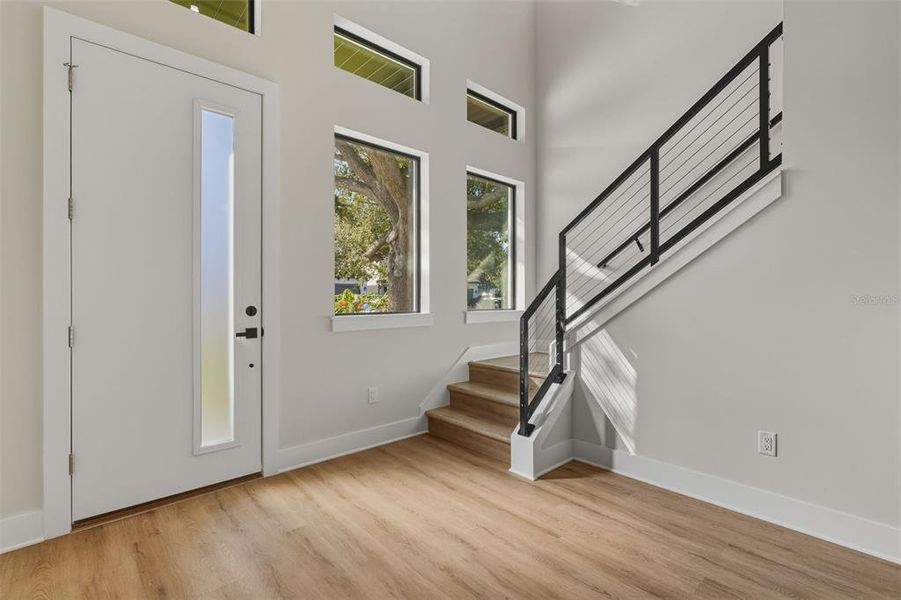 Spacious, unfurnished interior of a new home in , Tampa (Image 35).