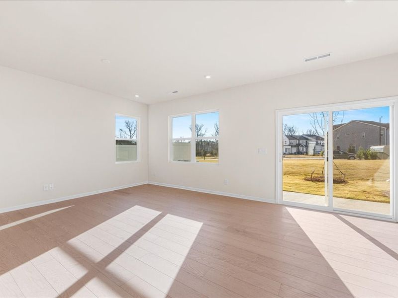 Spacious, unfurnished interior of a new home in Fifteen 15 Cannon, Charlotte (Image 18).