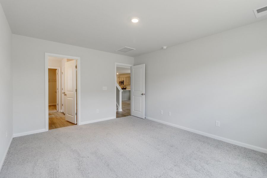 Spacious, unfurnished interior of a new home in Bluefield, Lexington (Image 25). Spacious, unfurnished interior of a new home in Bluefield, Lexington (Image 25).