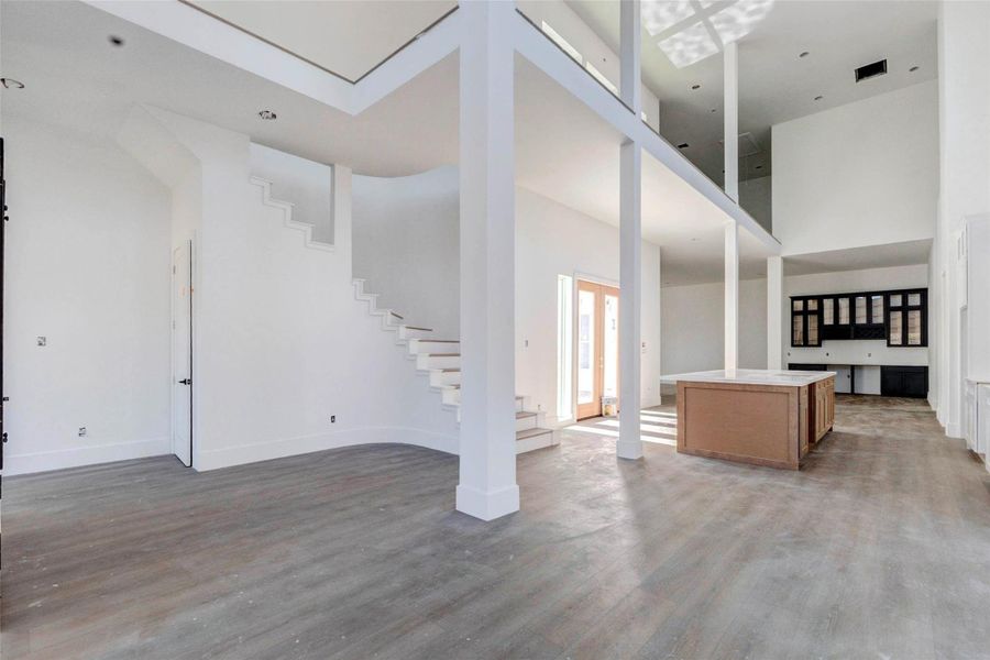 Spacious, unfurnished interior of a new home in , Spring (Image 9).