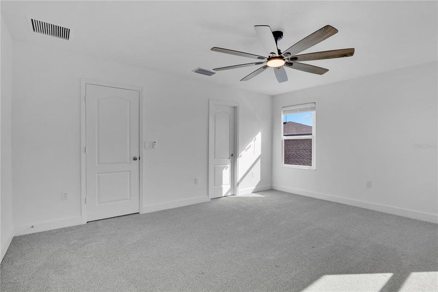Spacious, unfurnished interior of a new home in , Clermont (Image 16).