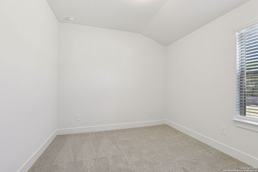 Spacious, unfurnished interior of a new home in Comanche Ridge, San Antonio (Image 31).