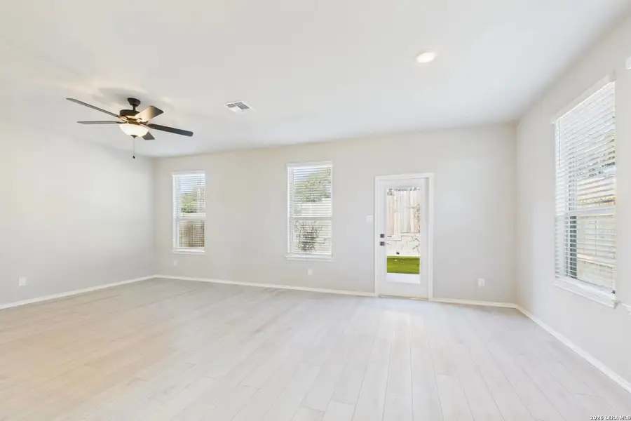 Spacious, unfurnished interior of a new home in Meadows at Oak Creek, San Antonio (Image 17).