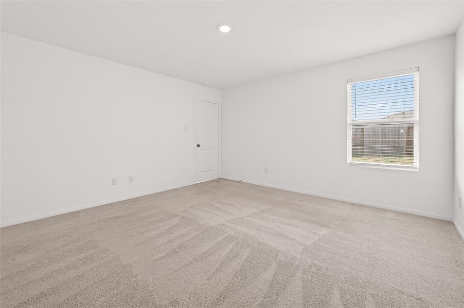 Spacious, unfurnished interior of a new home in Anniston, Katy (Image 17).