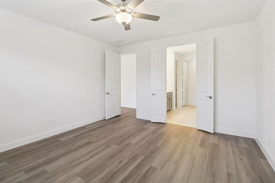 Spacious, unfurnished interior of a new home in Ashford Park - Texana Series, Corinth (Image 25).