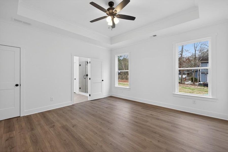 Spacious, unfurnished interior of a new home in , Statham (Image 38).