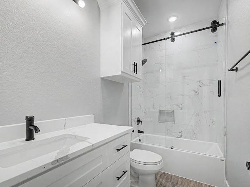 2nd Full Bathroom