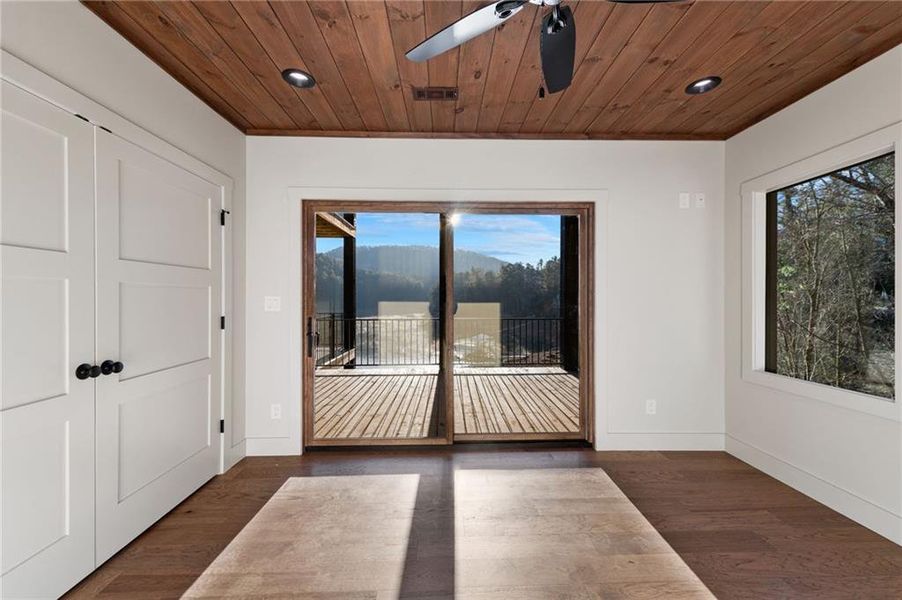 Image 85 of a home in .