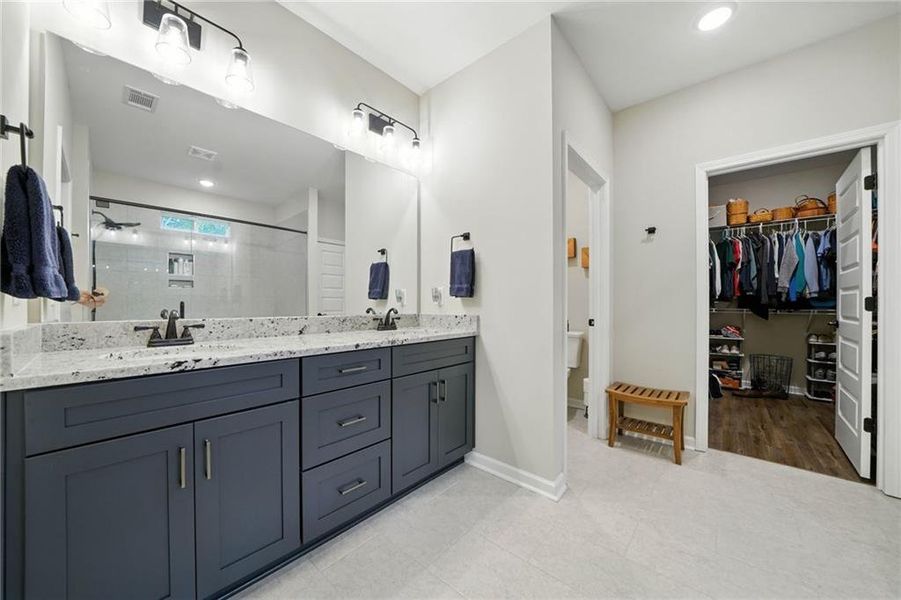 Furnished interior view inside a new home in , Waleska (Image 34).