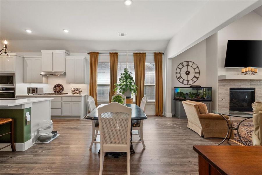 Furnished interior view inside a new home in , Waxahachie (Image 35).