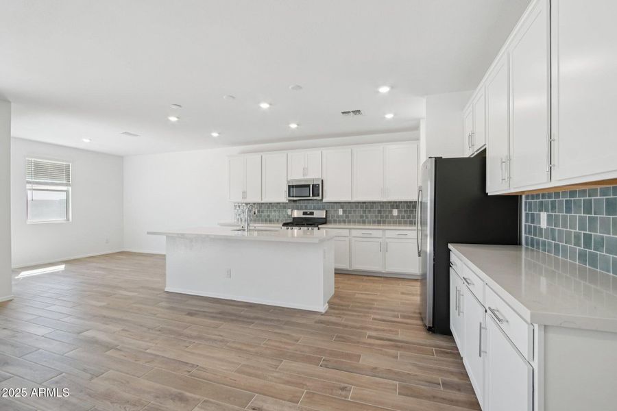 13-web-or-mls-W Mellen Ln-S3009-013 13-web-or-mls-W Mellen Ln-S3009-013