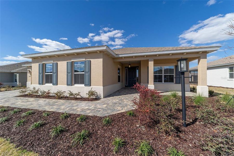 Exterior details and patio area of a home in , Ocala (Image 3).
