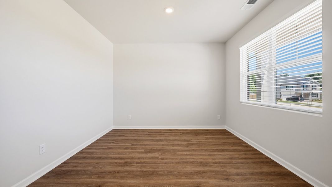 Spacious, unfurnished interior of a new home in Kingston Ranch at Lake Oconee, Buckhead (Image 15).