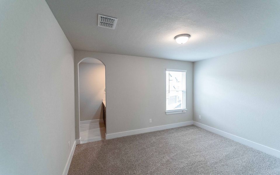 Spacious, unfurnished interior of a new home in Arcadia Ridge, San Antonio (Image 32).