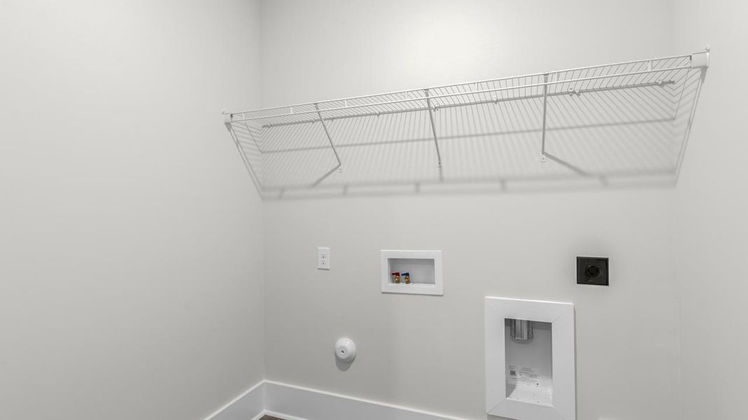 Spacious, unfurnished interior of a new home in Rolling Hills, Bolivia (Image 29).