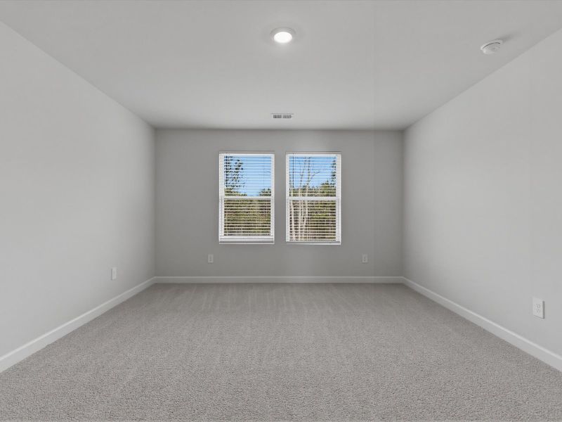 Spacious, unfurnished interior of a new home in Shiloh Valley, Piedmont (Image 14).