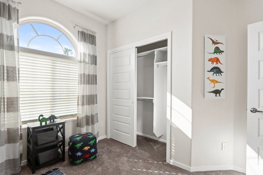 Representative furnished interior of a home built from the Shalem by Hakes Brothers in Hillside Park, El Paso (Image 32).