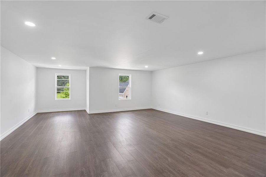 Spacious, unfurnished interior of a new home in , Covington (Image 25).