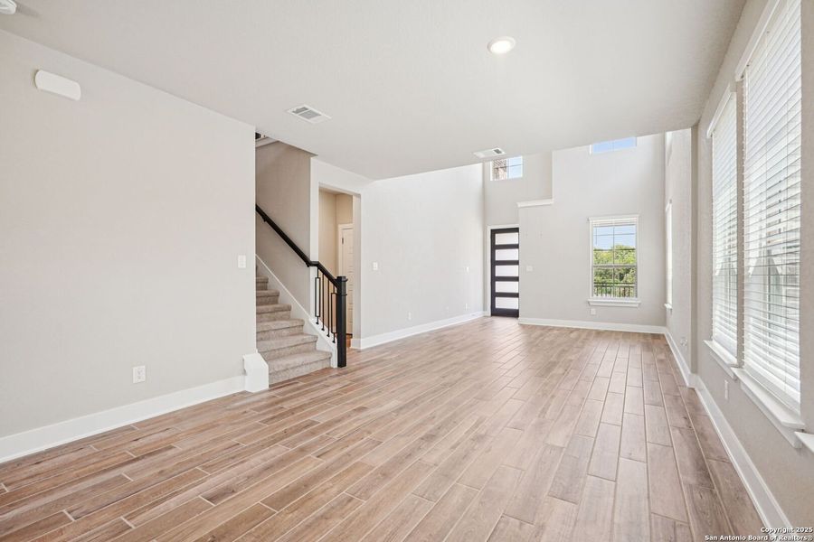 Spacious, unfurnished interior of a new home in Comanche Ridge, San Antonio (Image 21). Spacious, unfurnished interior of a new home in Comanche Ridge, San Antonio (Image 21).