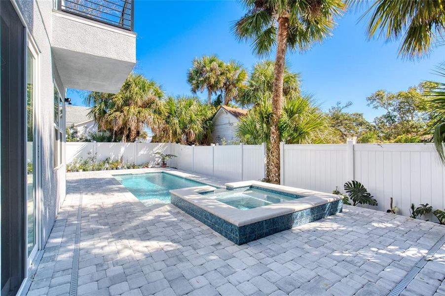 Exterior details and patio area of a home in , Daytona Beach (Image 36).