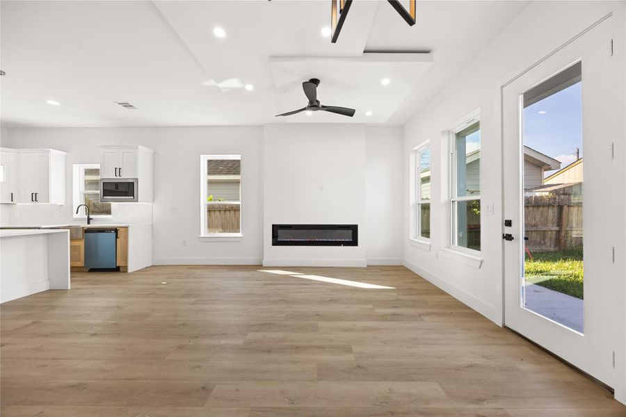 Spacious, unfurnished interior of a new home in , Houston (Image 22).