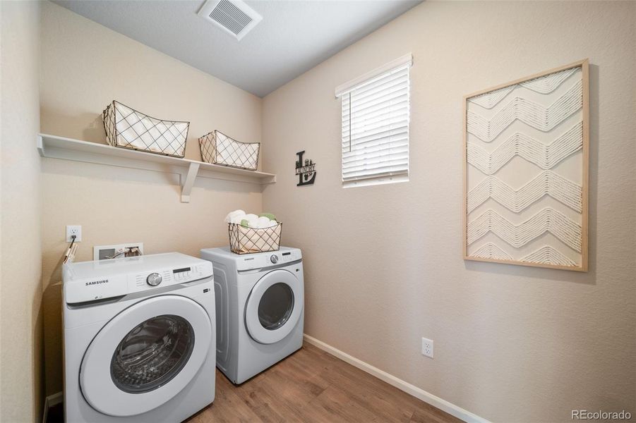 Furnished interior view inside a new home in , Aurora (Image 35).