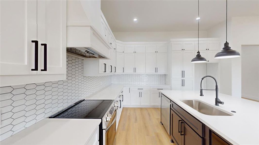 Furnished interior view inside a new home in , Greenville (Image 5).
