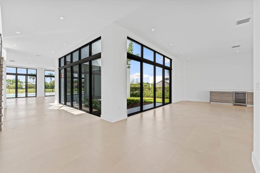 Spacious, unfurnished interior of a new home in , Weston (Image 21).