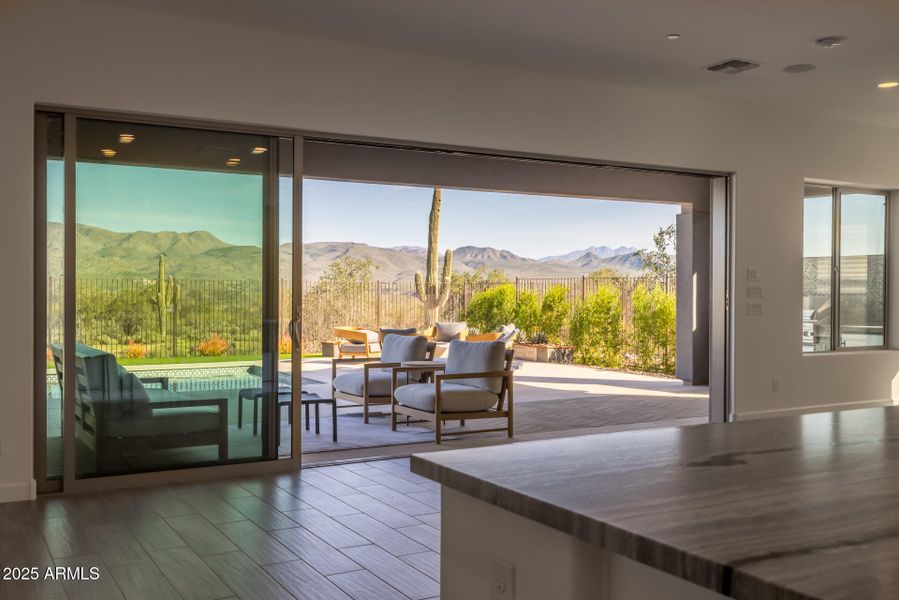 25) VIEW OUT BACK SLIDER