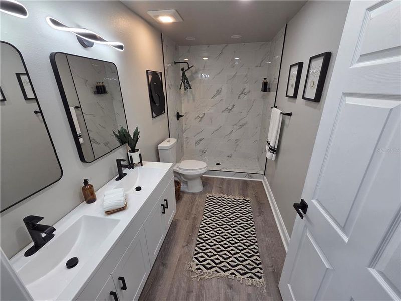 Furnished interior view inside a new home in , Plant City (Image 40).