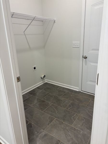Spacious, unfurnished interior of a new home in Woodruff Cove, Murfreesboro (Image 13).