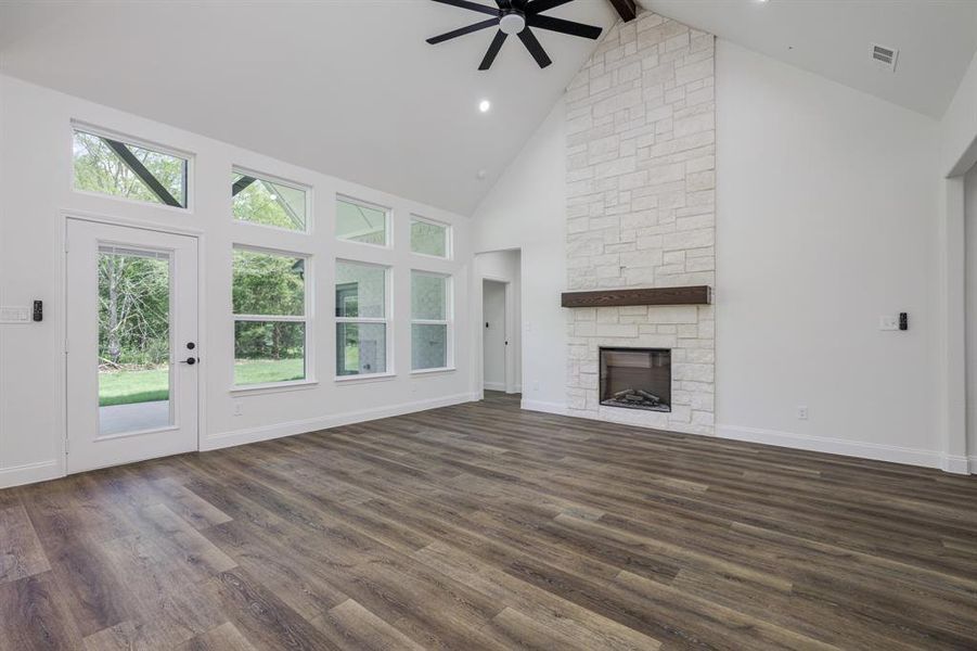 Spacious, unfurnished interior of a new home in , Terrell (Image 30).