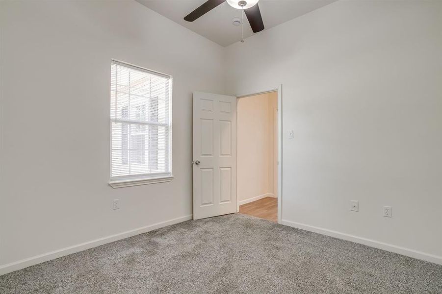 Spacious, unfurnished interior of a new home in , Mineral Wells (Image 18).