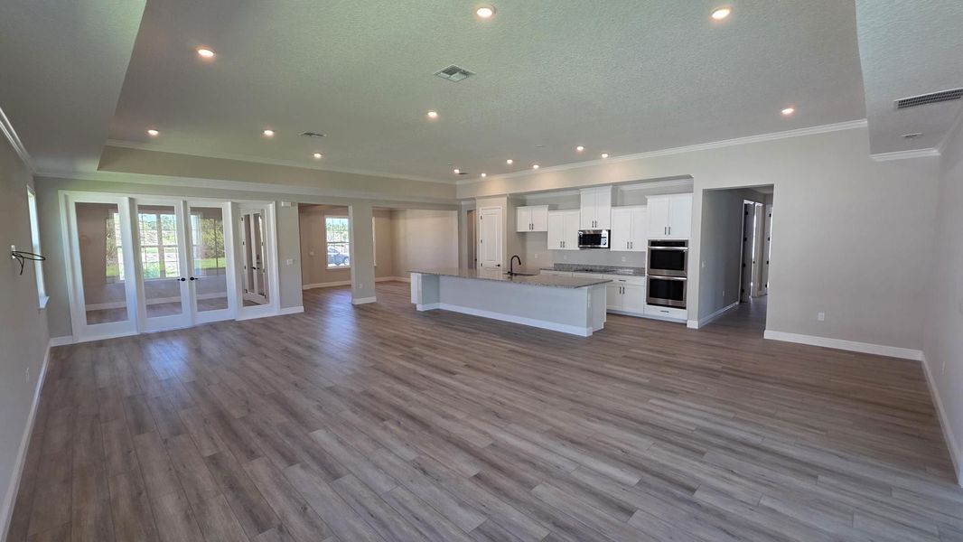 Spacious, unfurnished interior of a new home in Island Forest Preserve, Merritt Island (Image 7).