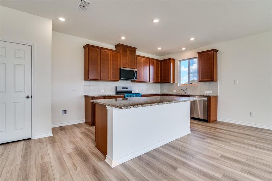Furnished interior view inside a new home in Heartland Signature, Crandall (Image 5). Furnished interior view inside a new home in Heartland Signature, Crandall (Image 5).