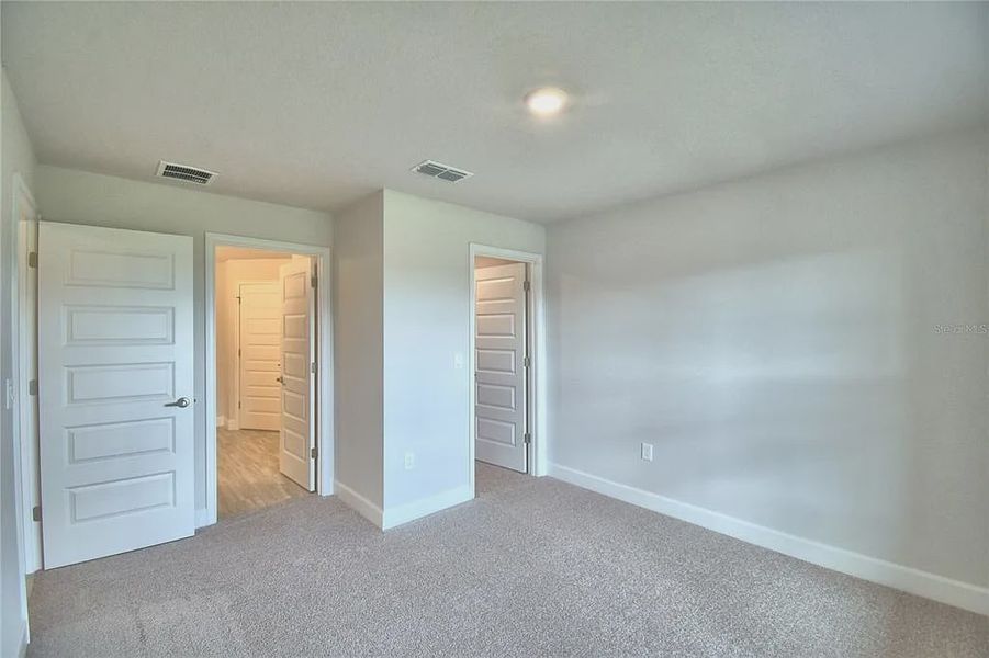 Spacious, unfurnished interior of a new home in Lake Juliana Estates, Auburndale (Image 23).
