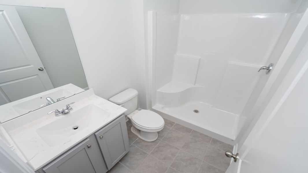 Representative furnished interior of a home built from the ROBIE by D.R. Horton in Island Green, Myrtle Beach (Image 15).