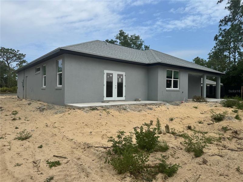 Exterior details and patio area of a home in , Ocala (Image 11).