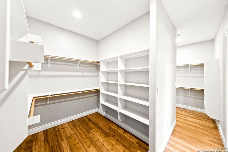 Spacious, unfurnished interior of a new home in , New Braunfels (Image 39).