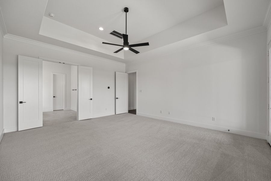 Spacious, unfurnished interior of a new home in Winding Creek, Rockwall (Image 29).