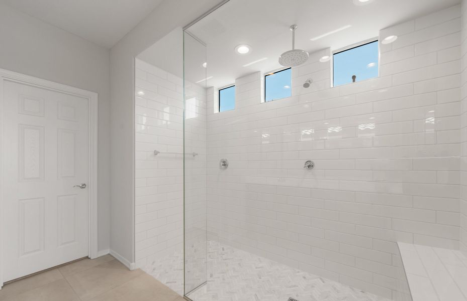 Spacious, unfurnished interior of a new home in Artisan at Asante, Surprise (Image 23).